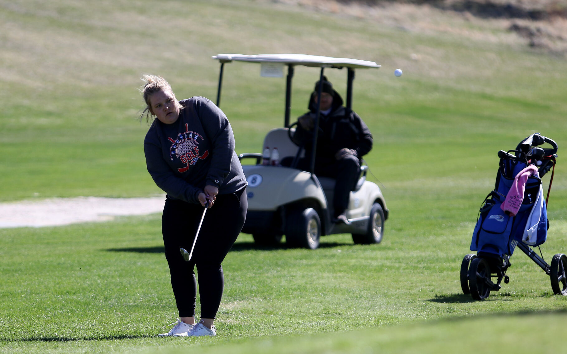 051022-golf4.jpg